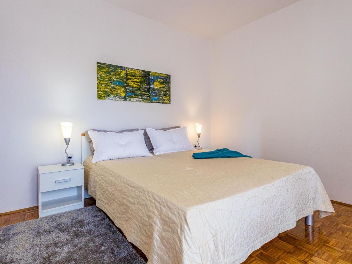 Dana - Uma151 By Interhome * Umag